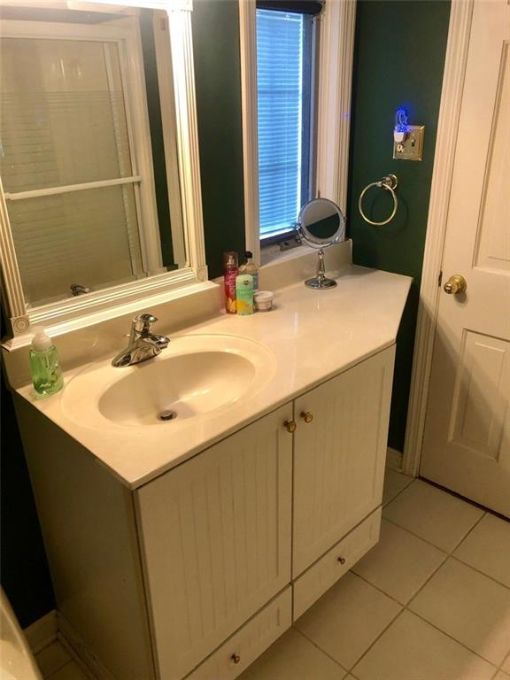 143 Boxfield Road Pittsburgh, PA 15241 - Photo 16 of 25 bright white cabinetry, tile and bath