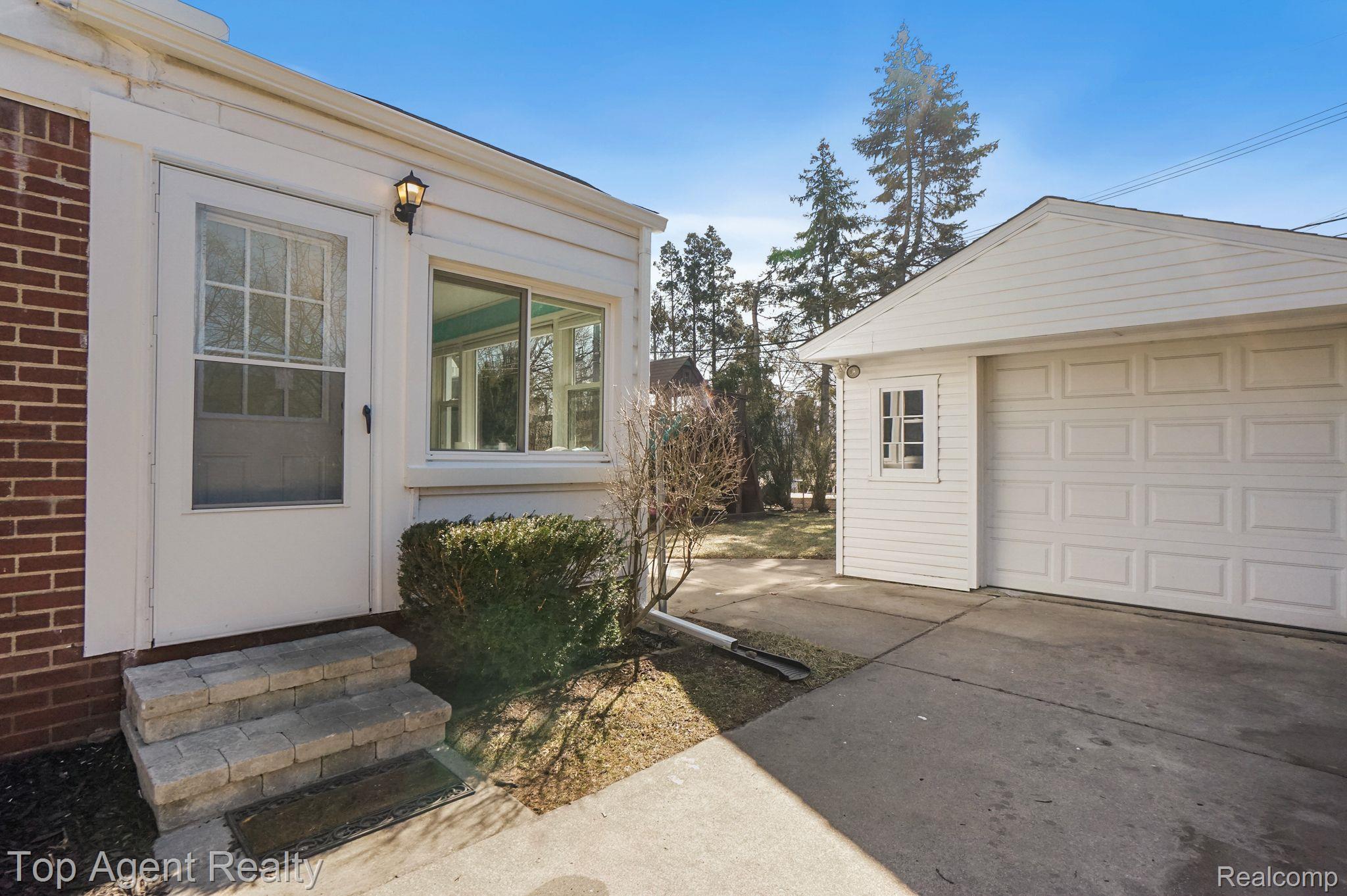 16261 Beverly Road Franklin, MI 48025 - Photo 30 of 33