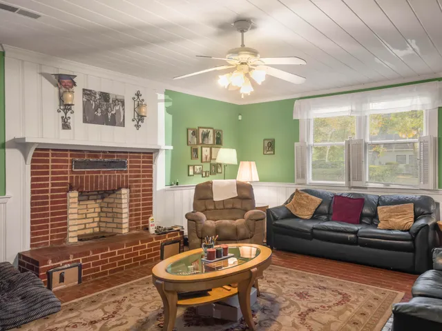 $286,000 | 1104 2nd Avenue, Kingstree, SC 29556