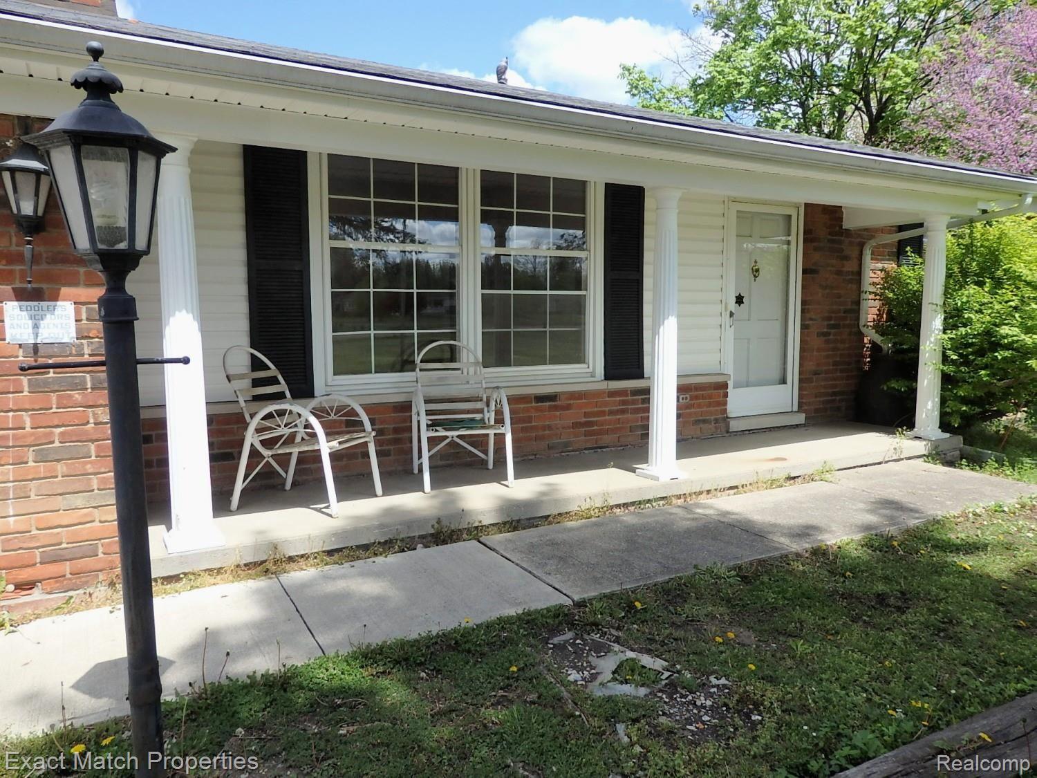 46130 Maben Road Canton, MI 48187 - Photo 16 of 43 Large covered front porch