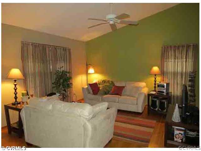 1902 Springton Road Richmond, VA 23222 - Photo 3 of 8 Living Room