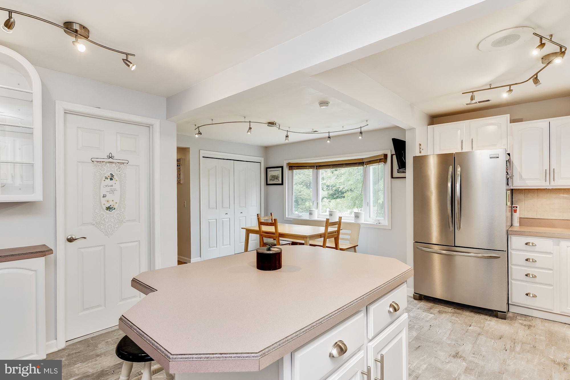 1906 Mountain Road Joppa, MD 21085 - Photo 6 of 30 Eat-In Kitchen