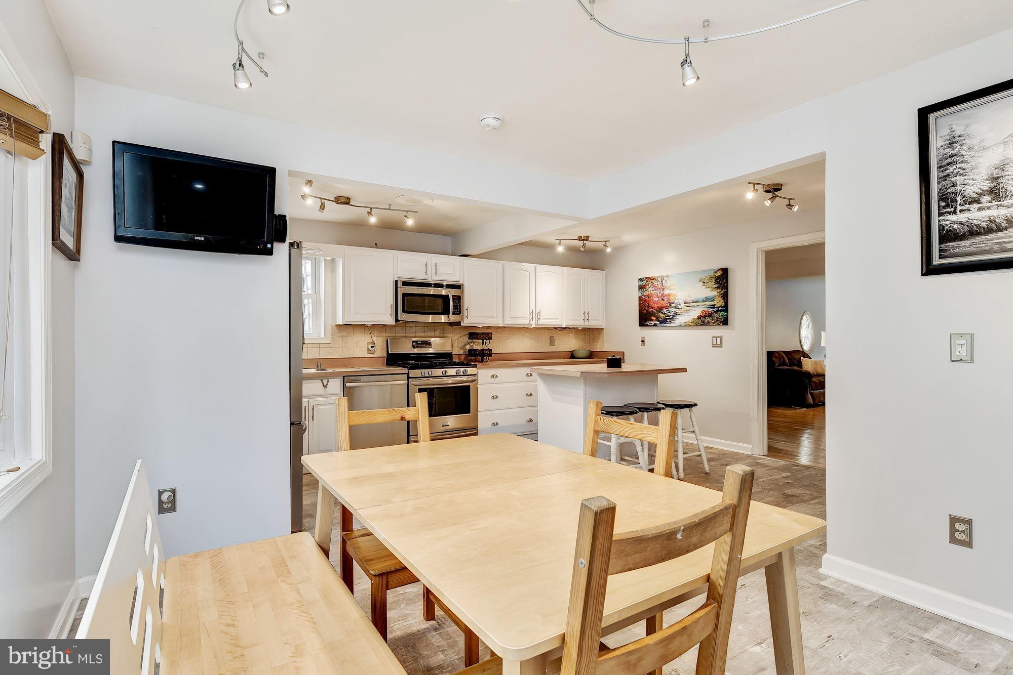 1906 Mountain Road Joppa, MD 21085 - Photo 8 of 30 Eat-In Kitchen