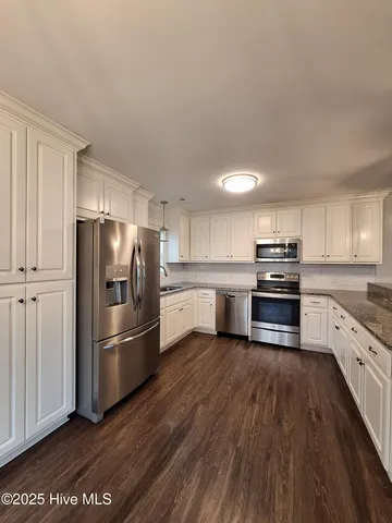 $1,900 | 1512 Penncross Drive, Greenville, NC 27834