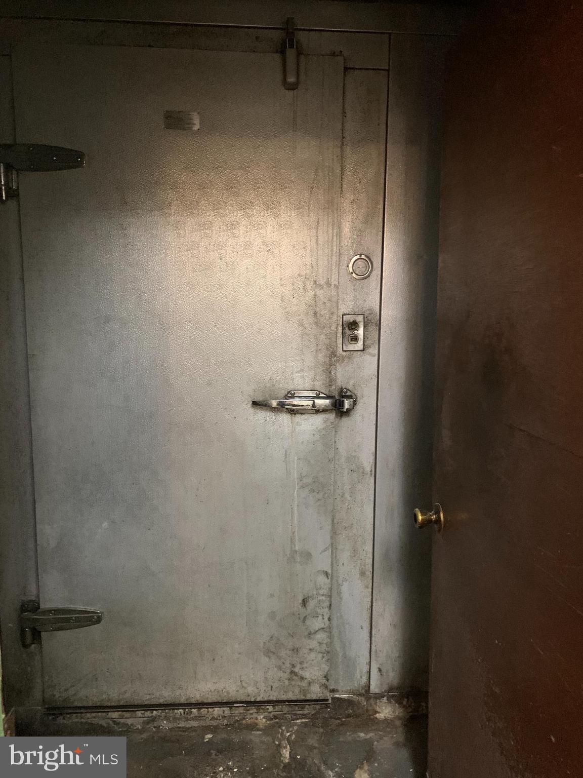 1130 South 15th Street Philadelphia, PA 19146 - Photo 11 of 38 Walk-in not operational
