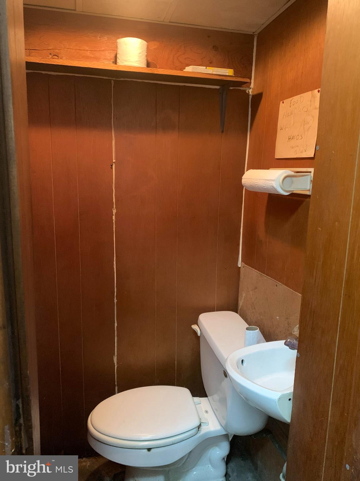 1130 South 15th Street Philadelphia, PA 19146 - Photo 14 of 38 Powder Room-First Floor