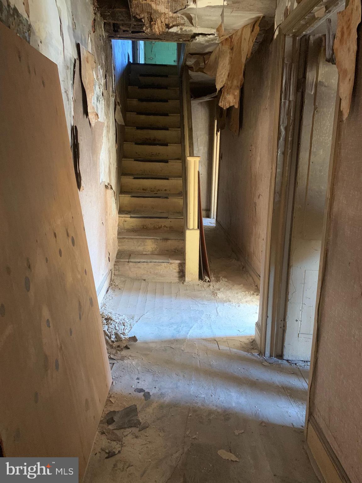 1130 South 15th Street Philadelphia, PA 19146 - Photo 22 of 38 Second Floor-Hallway