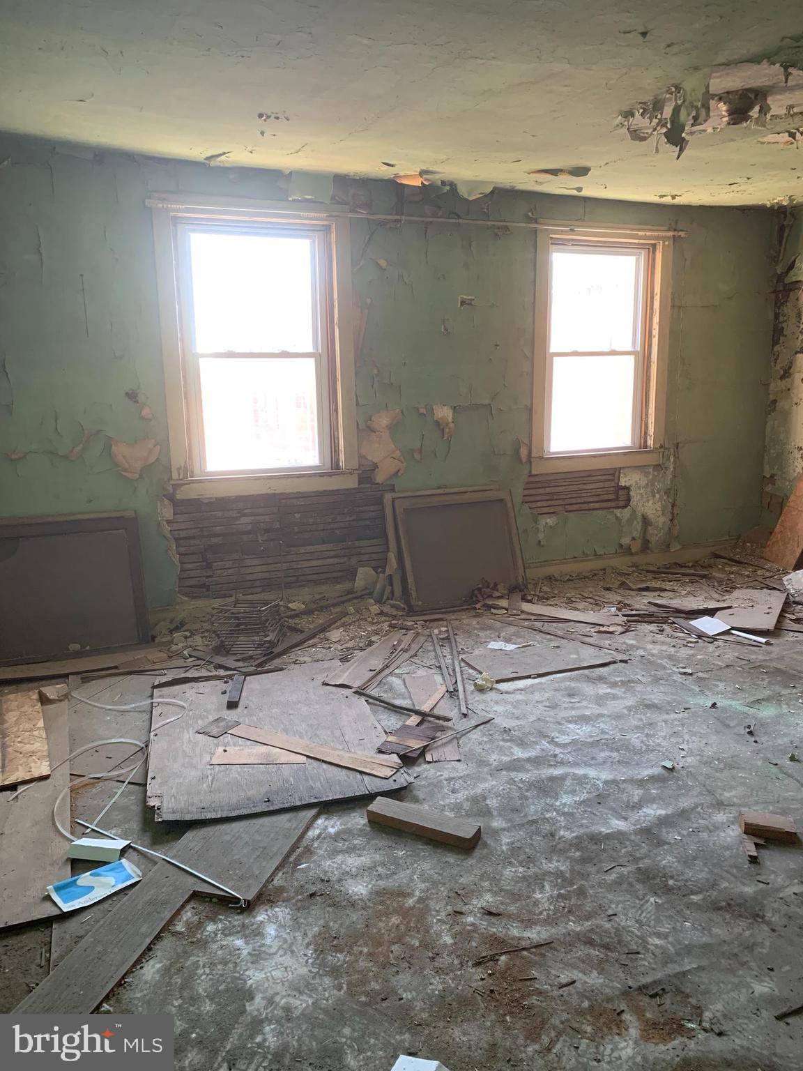 1130 South 15th Street Philadelphia, PA 19146 - Photo 34 of 38 Third Floor-Front Room