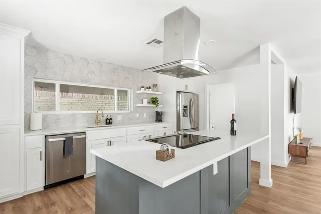 $2,800 | 4252 McComas Road, Haltom City, TX 76117