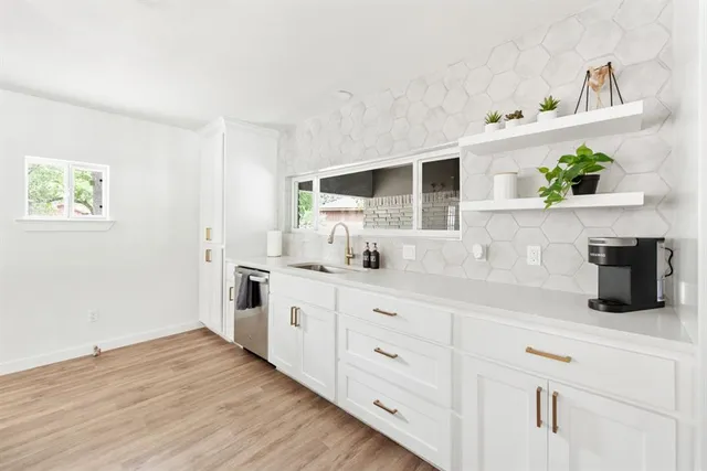 $2,800 | 4252 McComas Road, Haltom City, TX 76117