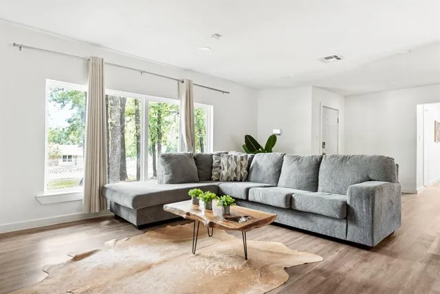 $2,800 | 4252 McComas Road, Haltom City, TX 76117