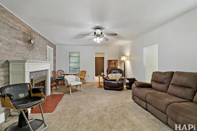 $289,900 | 35694 North Laurel Avenue, Ingleside, IL 60041