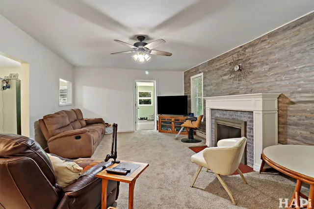 $289,900 | 35694 North Laurel Avenue, Ingleside, IL 60041