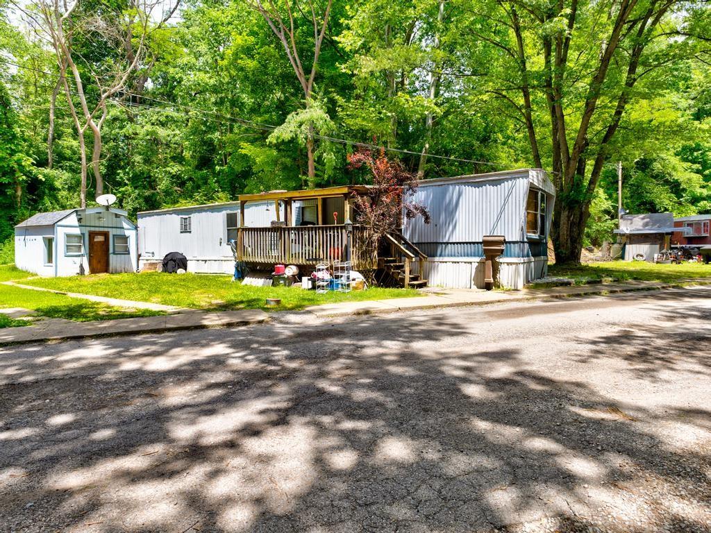 5 Market St Extension Baden, PA 15005 - Photo 1 of 13