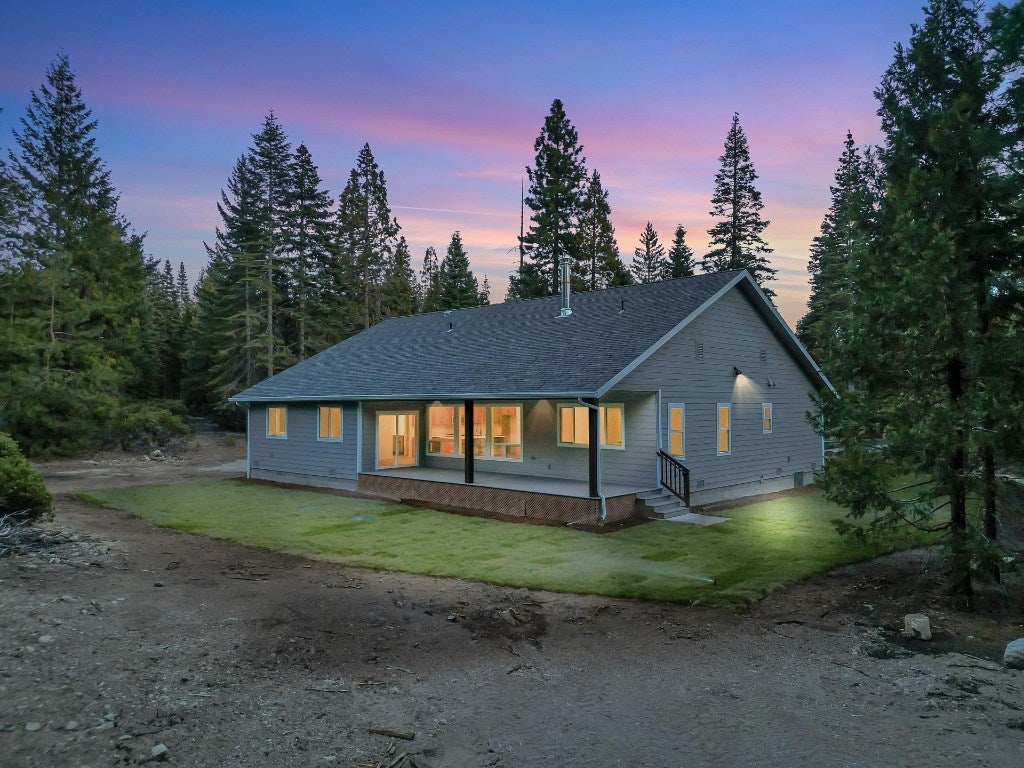 457 Skyview Road Mount Shasta, CA 96067 - Photo 4 of 44 Gallery Image 4