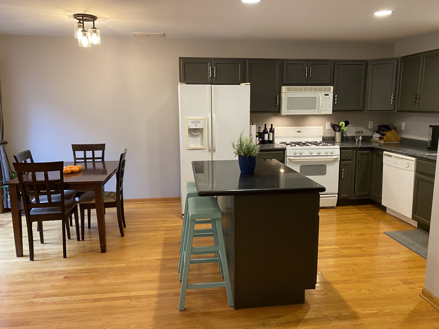 606 South Peace Road Sycamore, IL 60178 - Photo 7 of 28