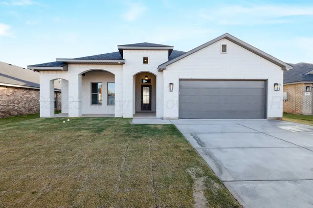 $445,000 | 3105 Frontier Lane, Amarillo, TX 79124