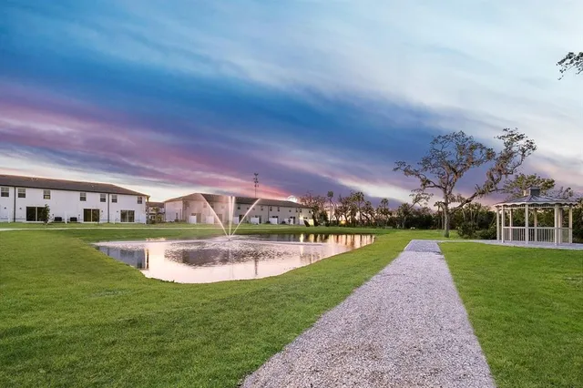 $2,240 | 4915 1st Avenue East, Unit BAHIA, Bradenton, FL 34208