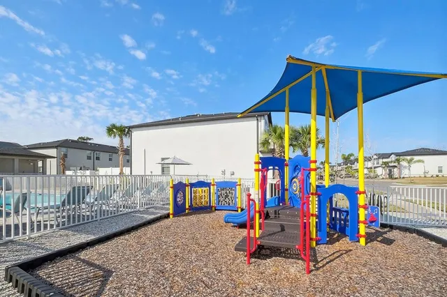 $2,240 | 4915 1st Avenue East, Unit BAHIA, Bradenton, FL 34208