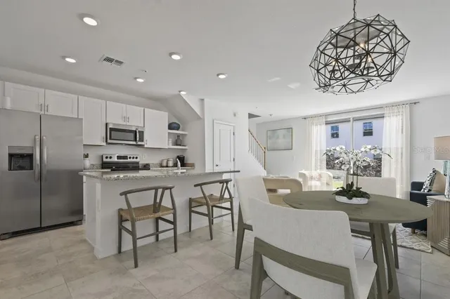 $2,240 | 4915 1st Avenue East, Unit BAHIA, Bradenton, FL 34208