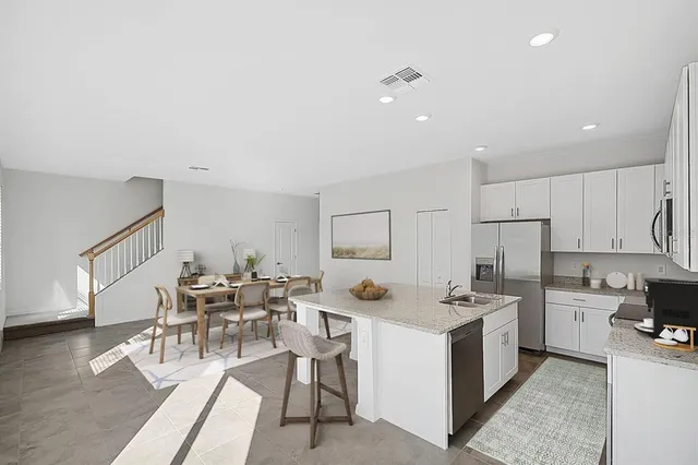 $2,240 | 4915 1st Avenue East, Unit BAHIA, Bradenton, FL 34208