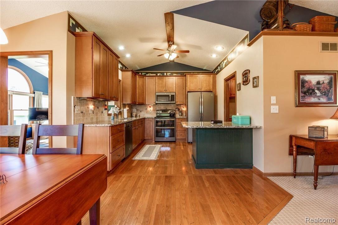 6439 Lahring Road Linden, MI 48451 - Photo 18 of 46 NKZRZzlg.jpeg