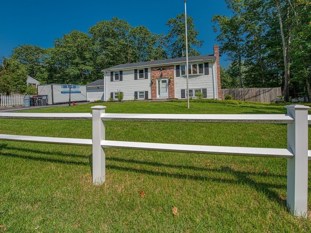 9 Nicholas Road Raynham, MA 02767 - Photo 1 of 29 Gallery Image 1