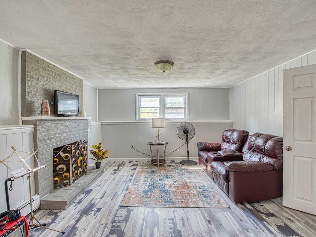 9 Nicholas Road Raynham, MA 02767 - Photo 22 of 29 Gallery Image 22