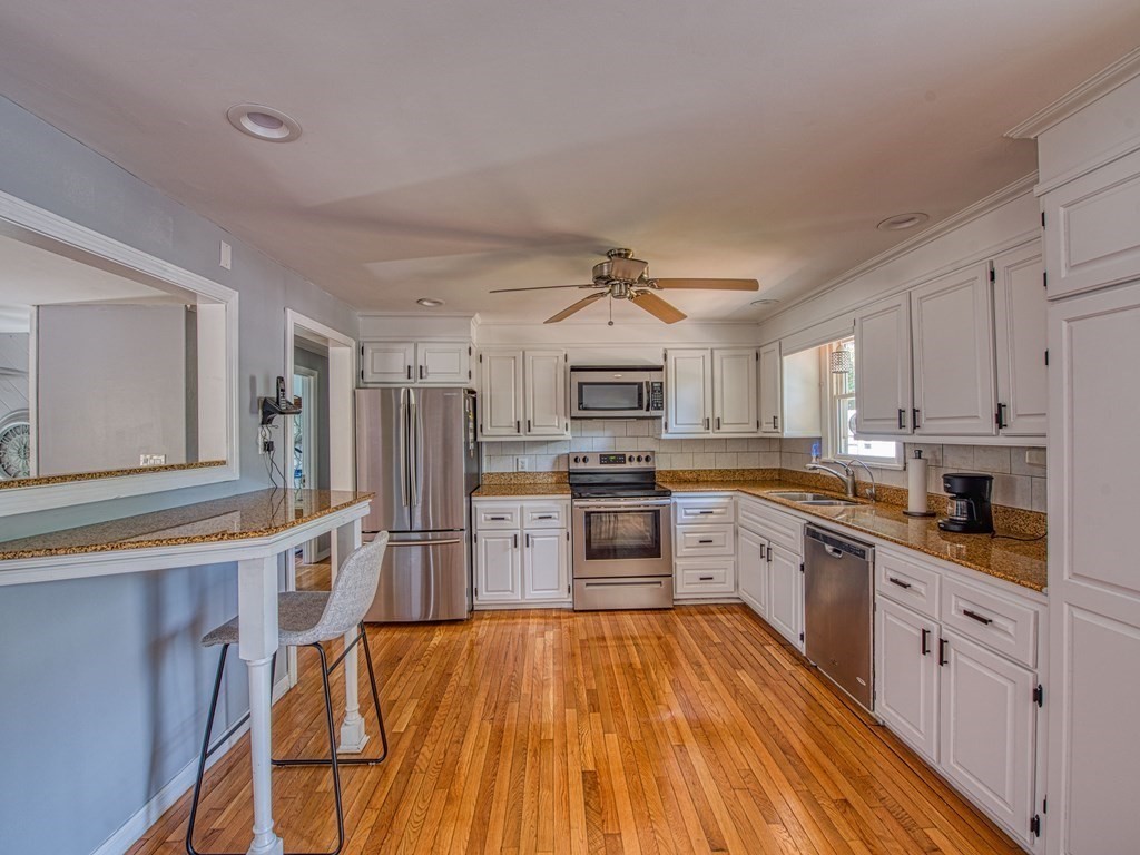9 Nicholas Road Raynham, MA 02767 - Photo 10 of 29 Gallery Image 10
