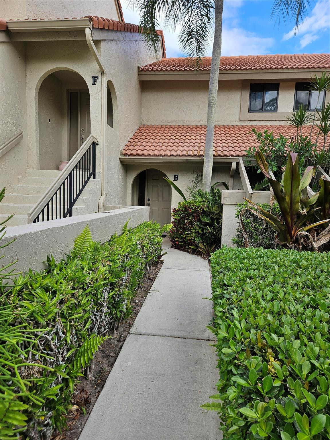 5590 Coach House Circle, Unit B Boca Raton, FL 33486 - Photo 2 of 38 Entrance