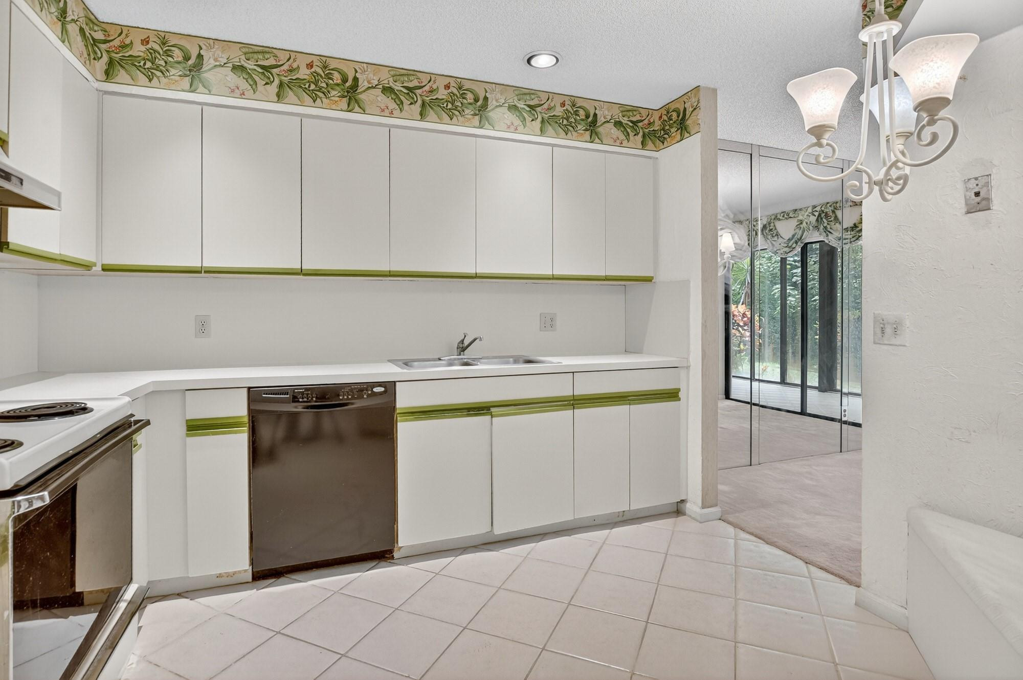 5590 Coach House Circle, Unit B Boca Raton, FL 33486 - Photo 35 of 38 Photo 37