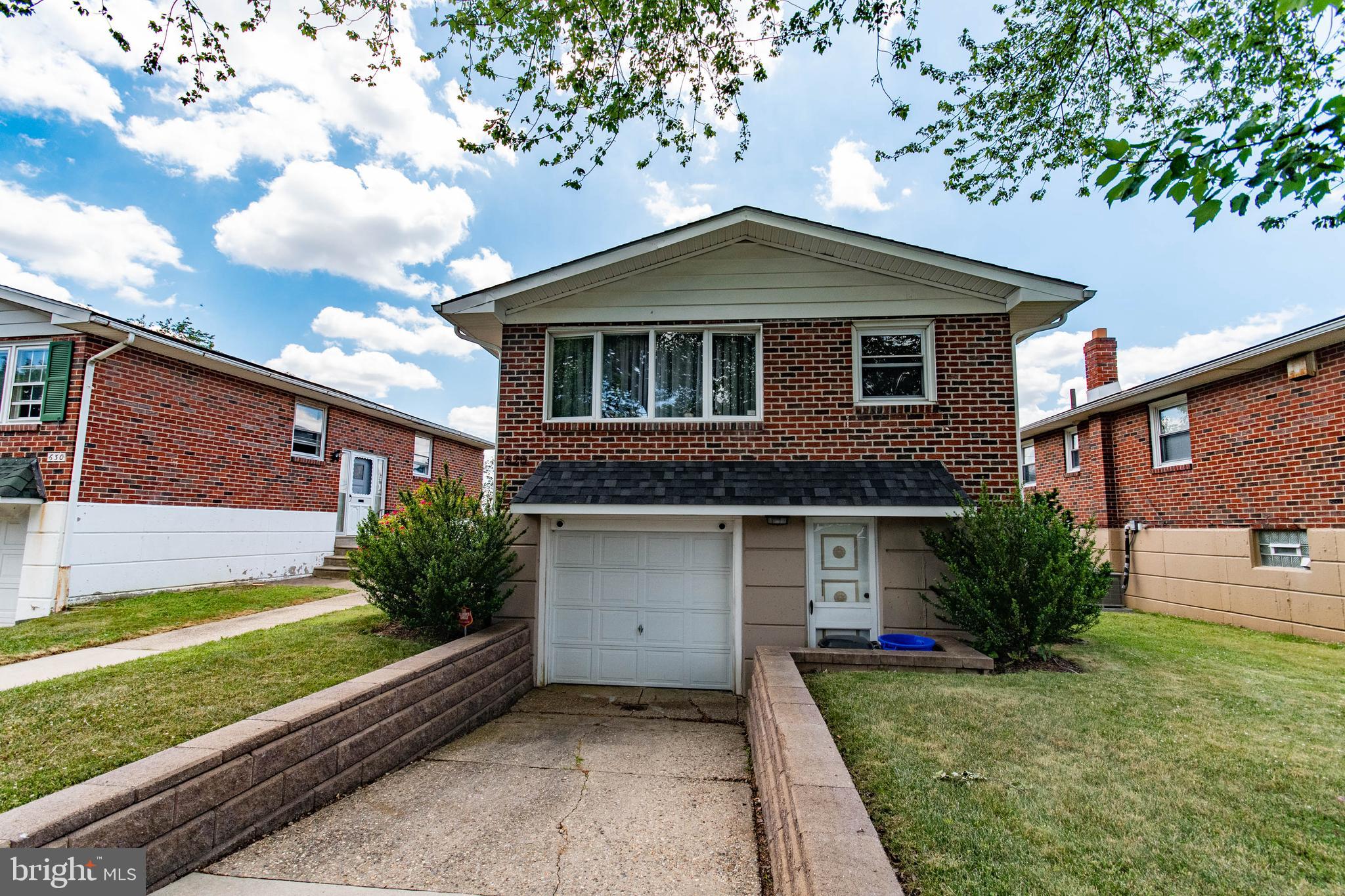 628 Colebrook Road Philadelphia, PA 19115 - Photo 4 of 35 Gallery Image 4