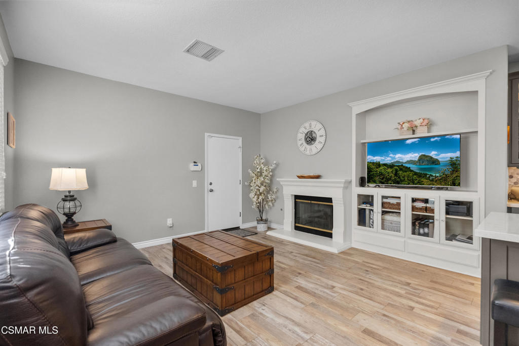 2473 Aurora Lane Simi Valley, CA 93063 - Photo 13 of 32