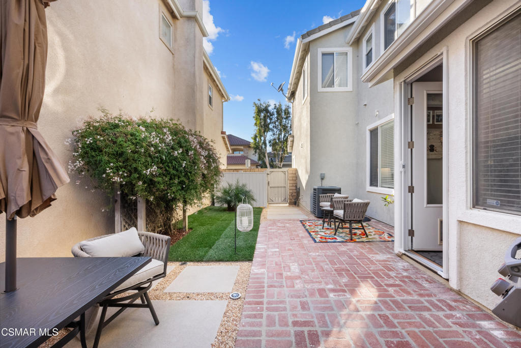 2473 Aurora Lane Simi Valley, CA 93063 - Photo 27 of 32