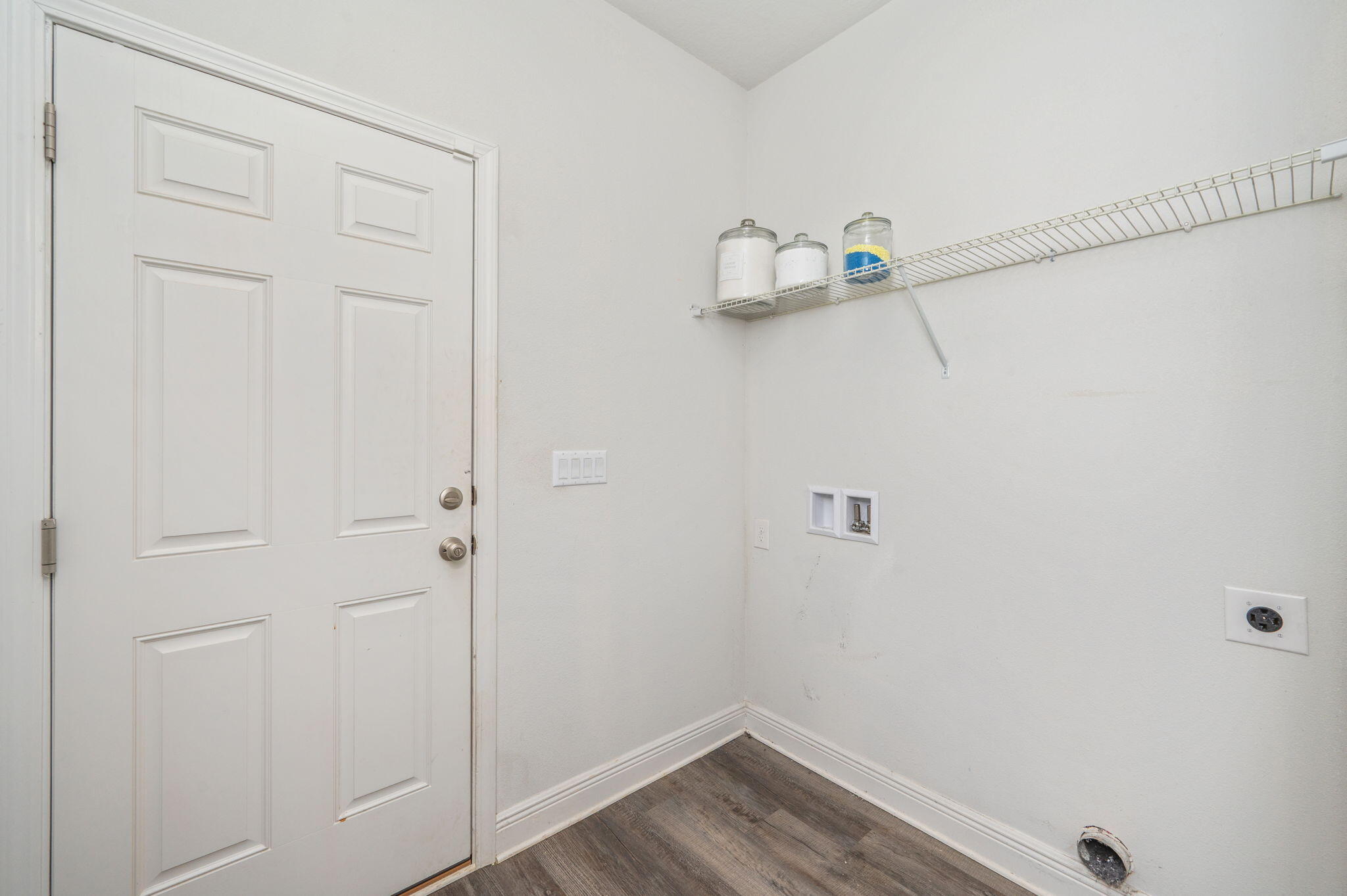 5737 Marigold Loop Crestview, FL 32539 - Photo 37 of 37 Laundry