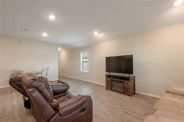 $1,795 | 226 Pecos Drive, Huntsville, TX 77340