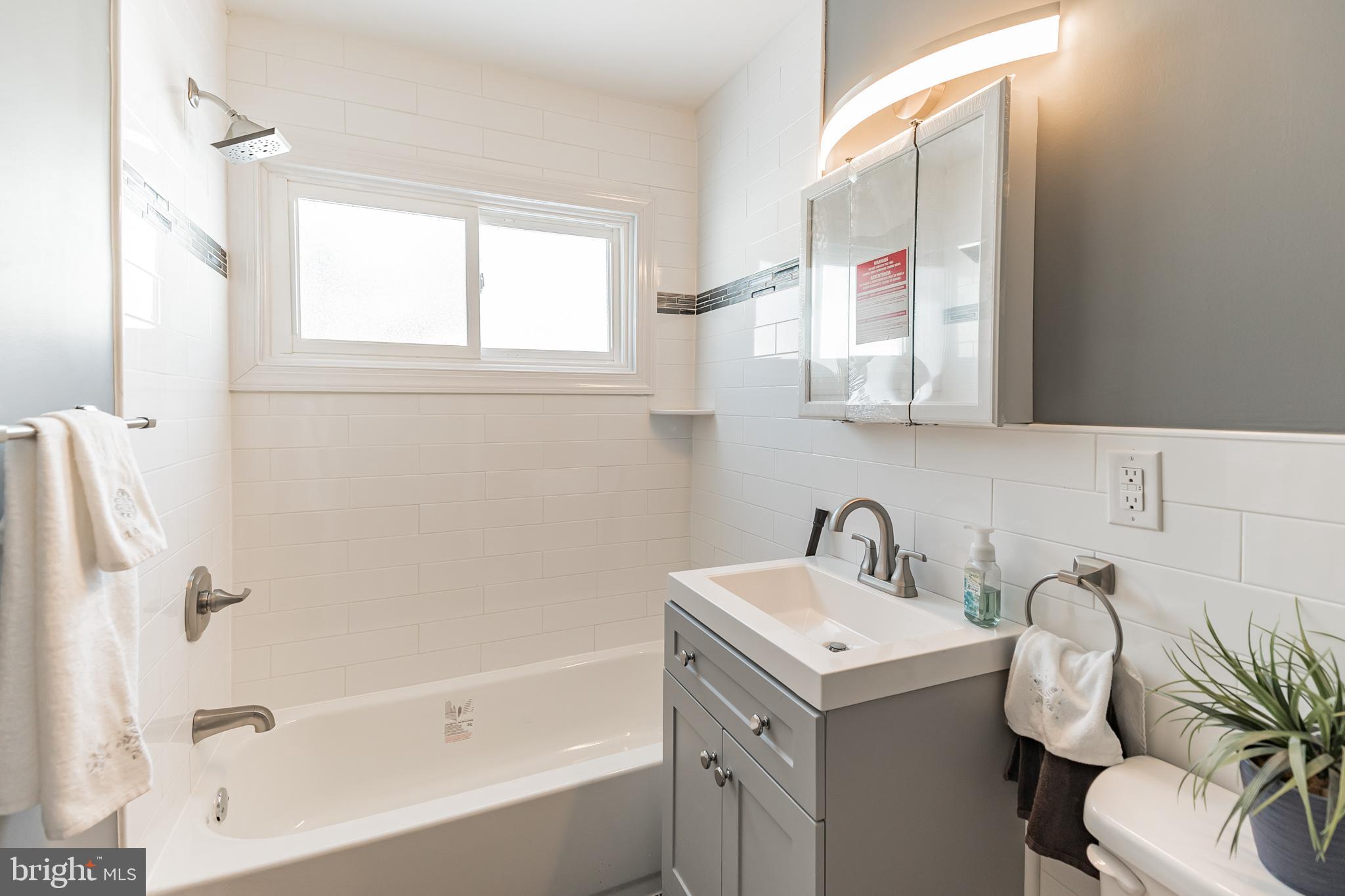 9245 Woodenbridge Road Philadelphia, PA 19114 - Photo 16 of 31 Gallery Image 16
