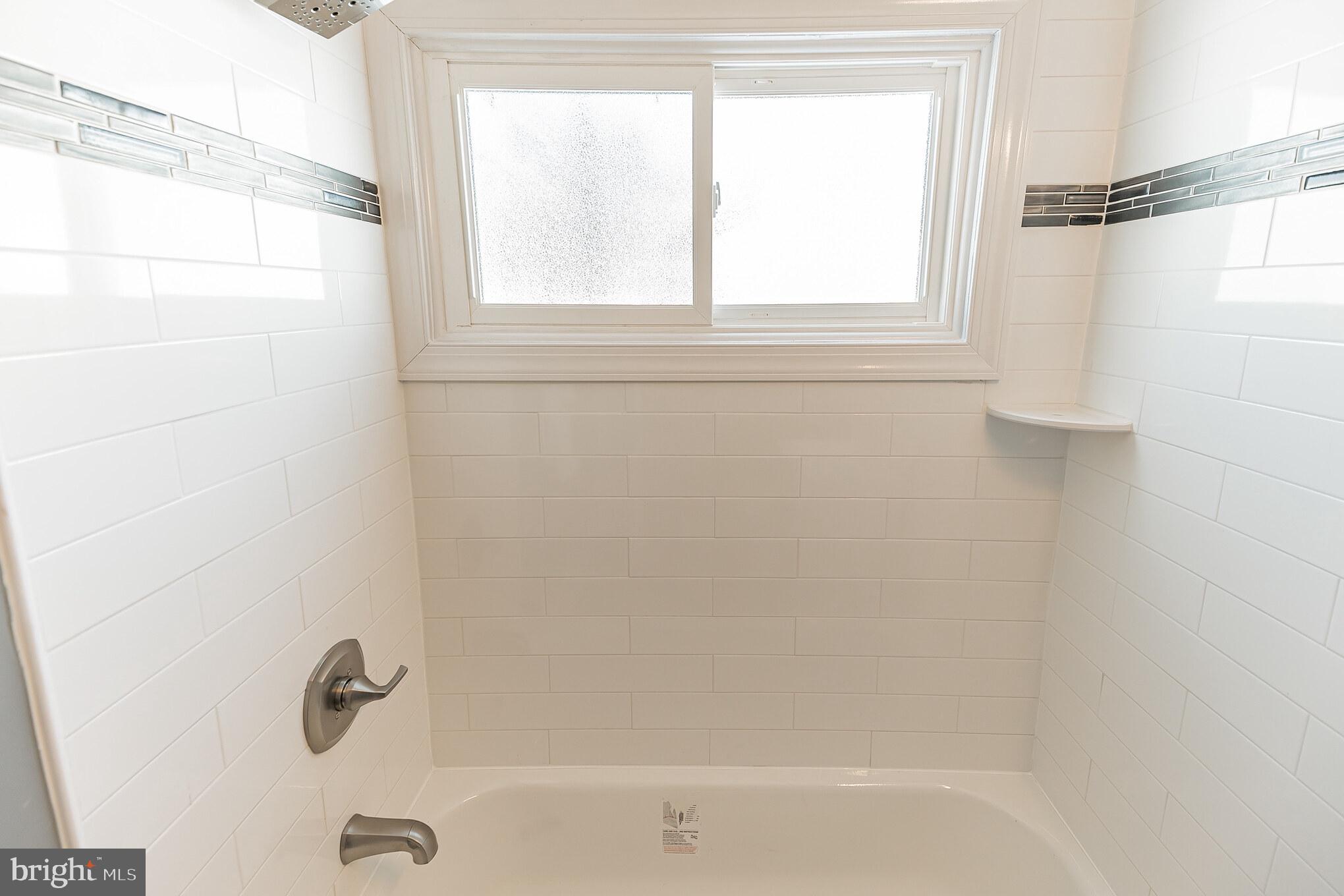 9245 Woodenbridge Road Philadelphia, PA 19114 - Photo 17 of 31 Gallery Image 17