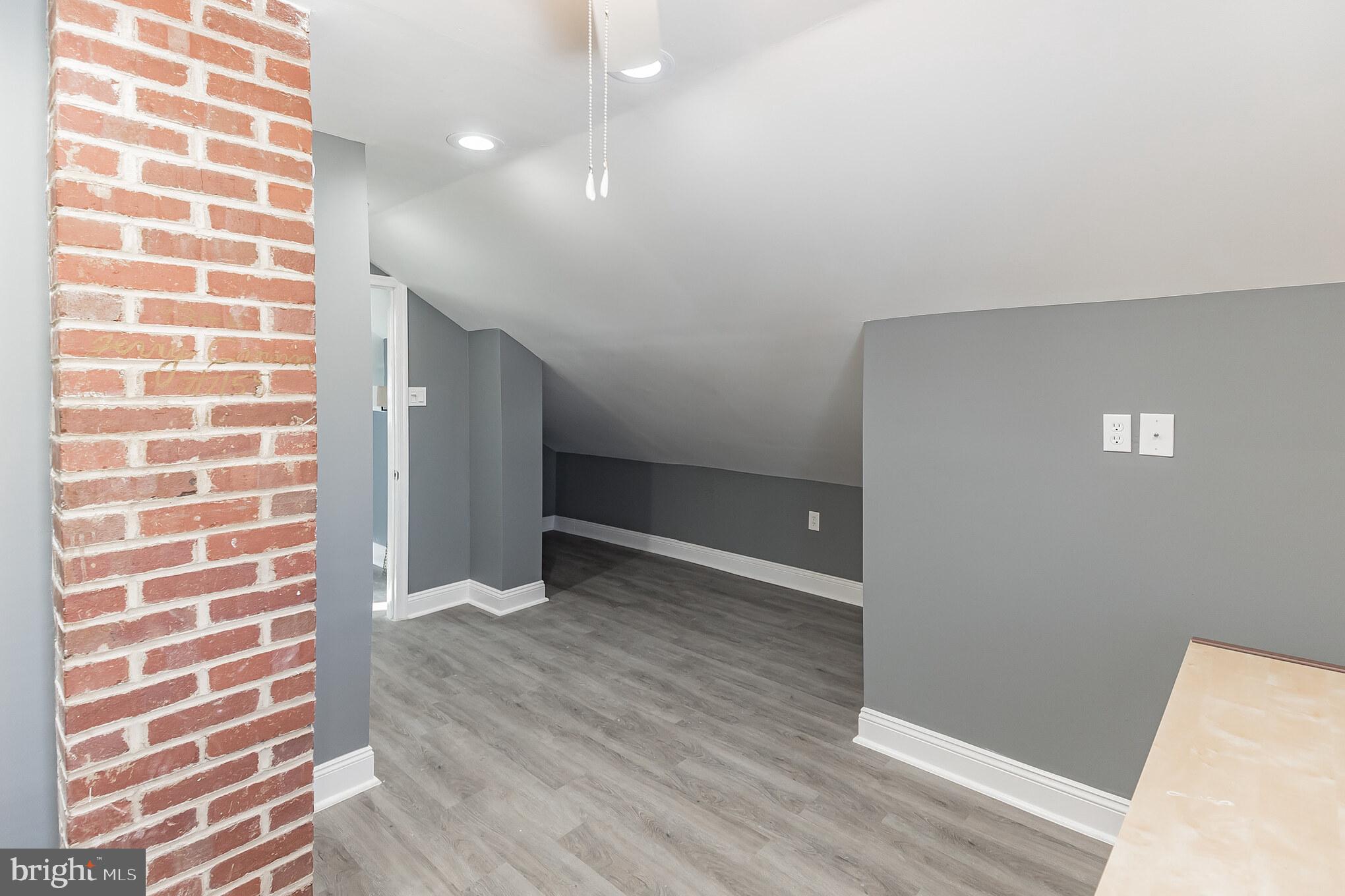 9245 Woodenbridge Road Philadelphia, PA 19114 - Photo 25 of 31 Gallery Image 25