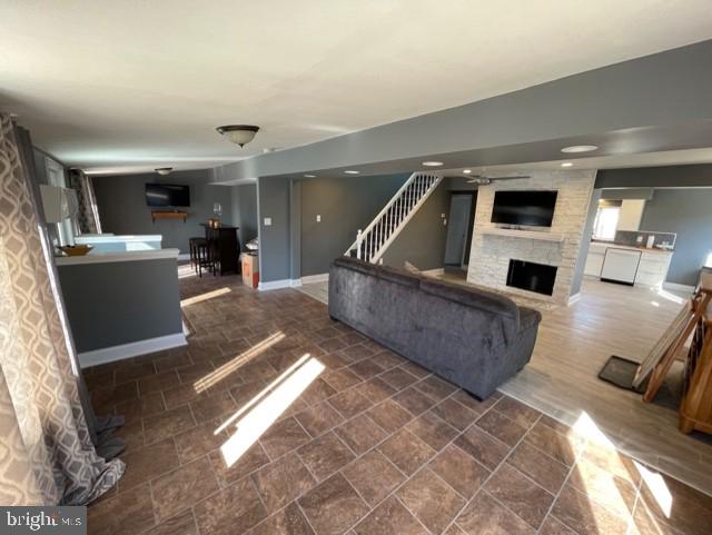 9245 Woodenbridge Road Philadelphia, PA 19114 - Photo 5 of 31 Gallery Image 5