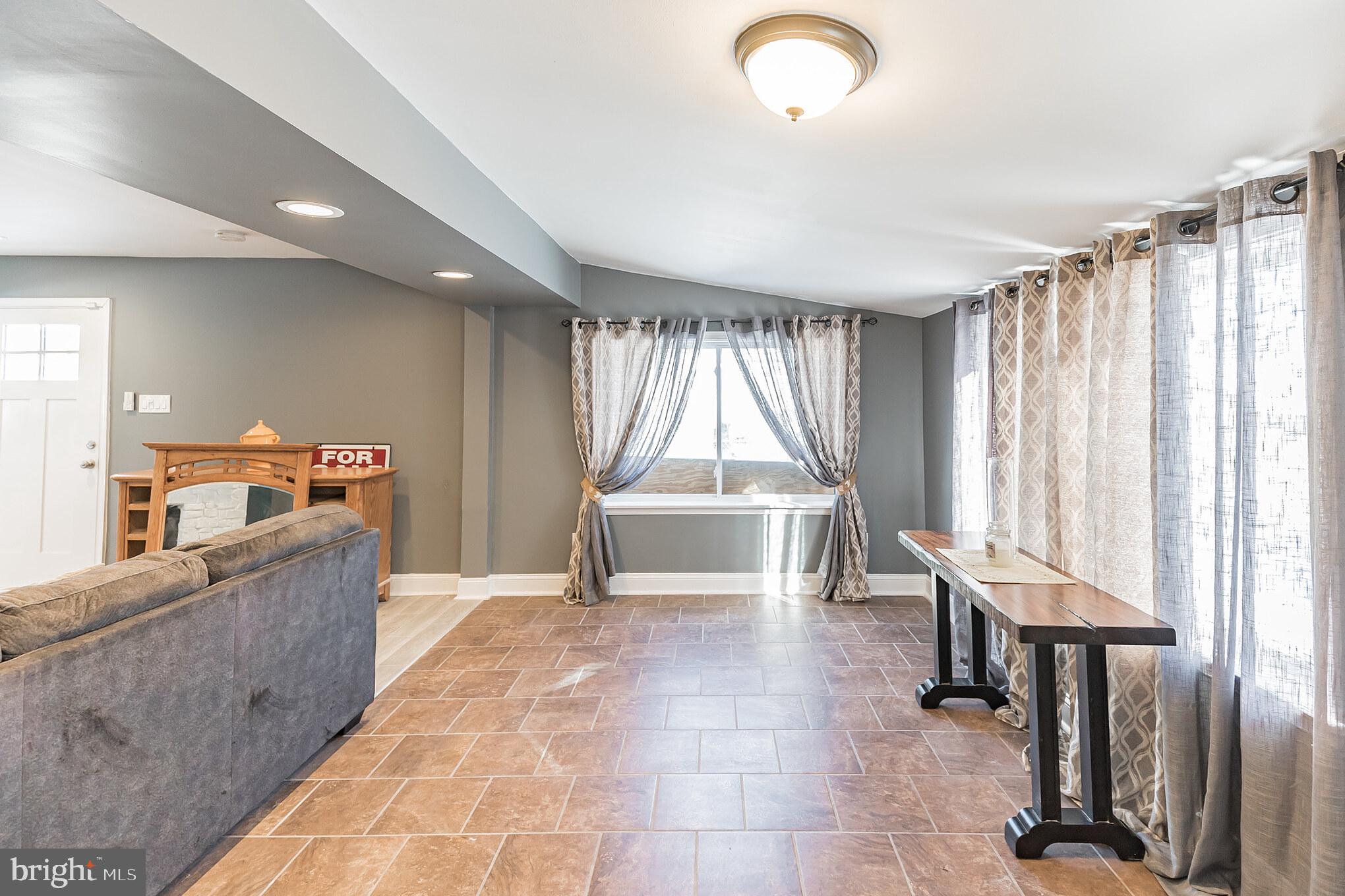 9245 Woodenbridge Road Philadelphia, PA 19114 - Photo 7 of 31 Gallery Image 7
