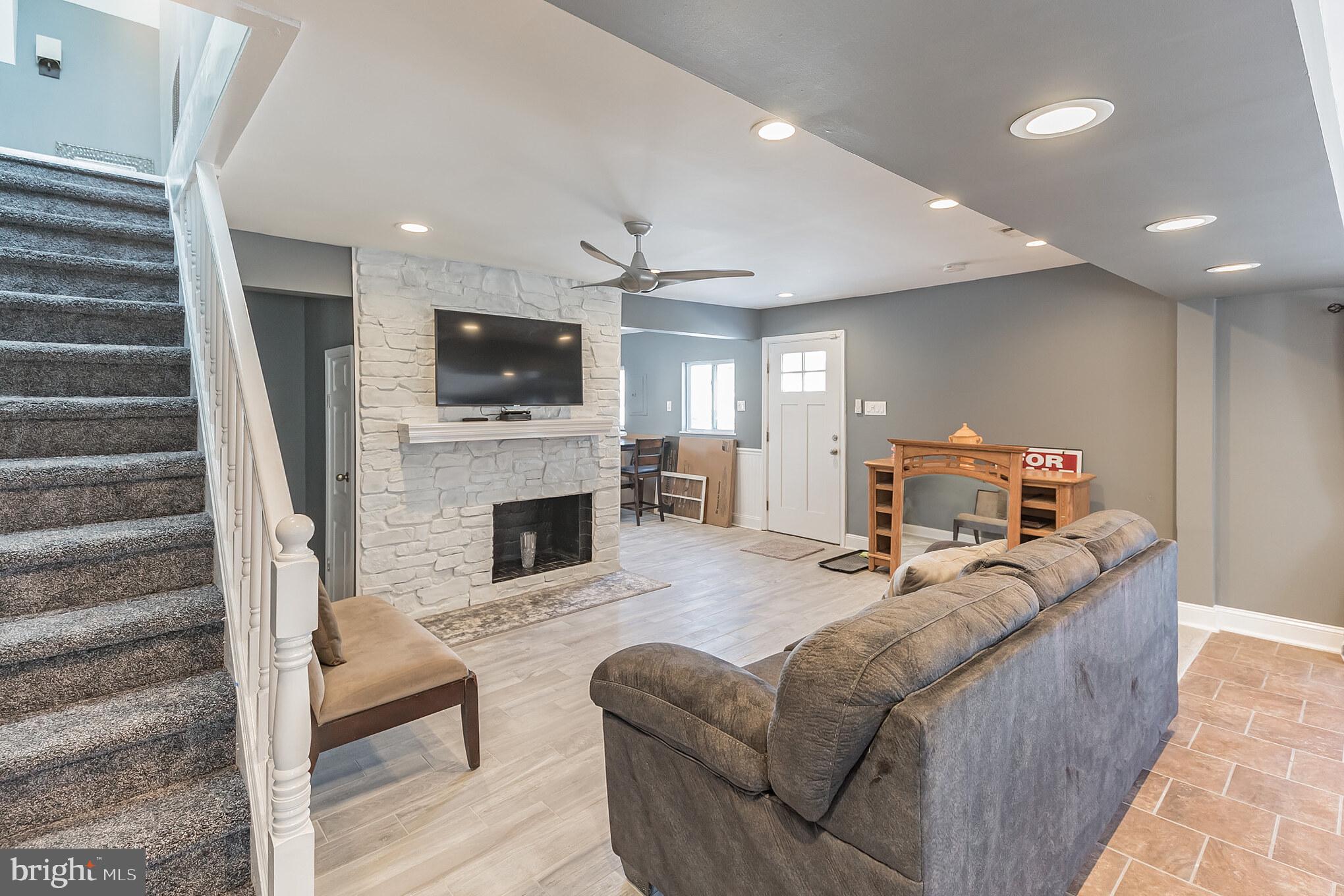 9245 Woodenbridge Road Philadelphia, PA 19114 - Photo 8 of 31 Gallery Image 8