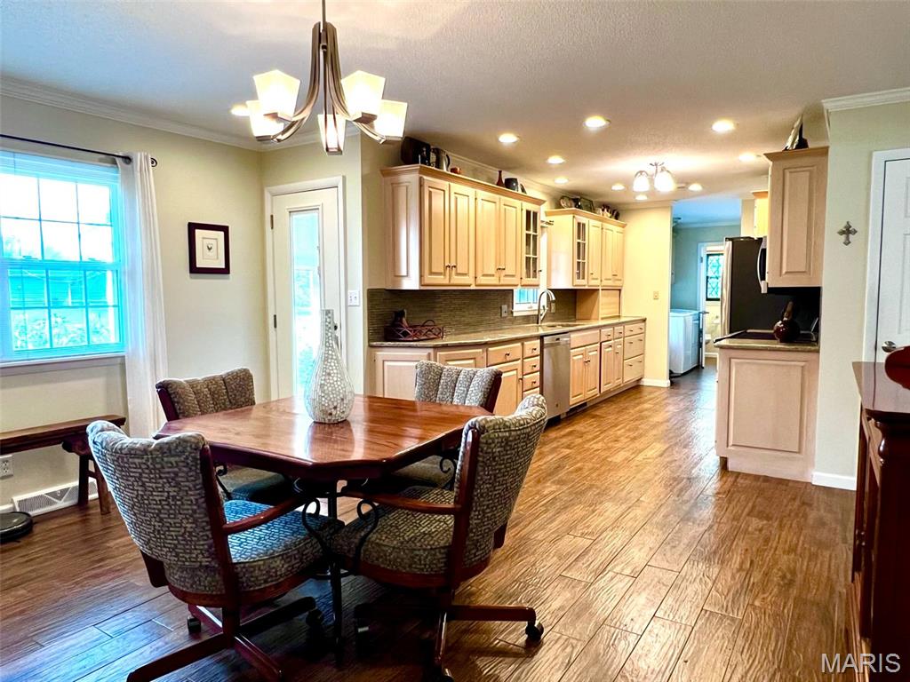 403 Sutton Drive Palmyra, MO 63461 - Photo 14 of 47