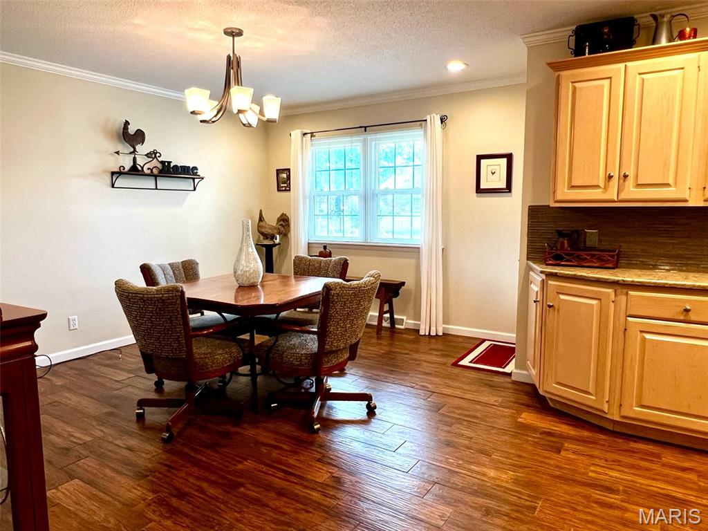 403 Sutton Drive Palmyra, MO 63461 - Photo 15 of 47