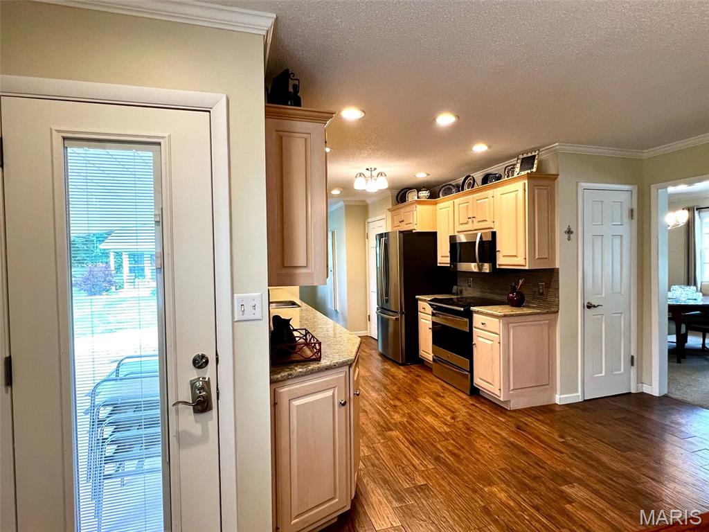 403 Sutton Drive Palmyra, MO 63461 - Photo 16 of 47