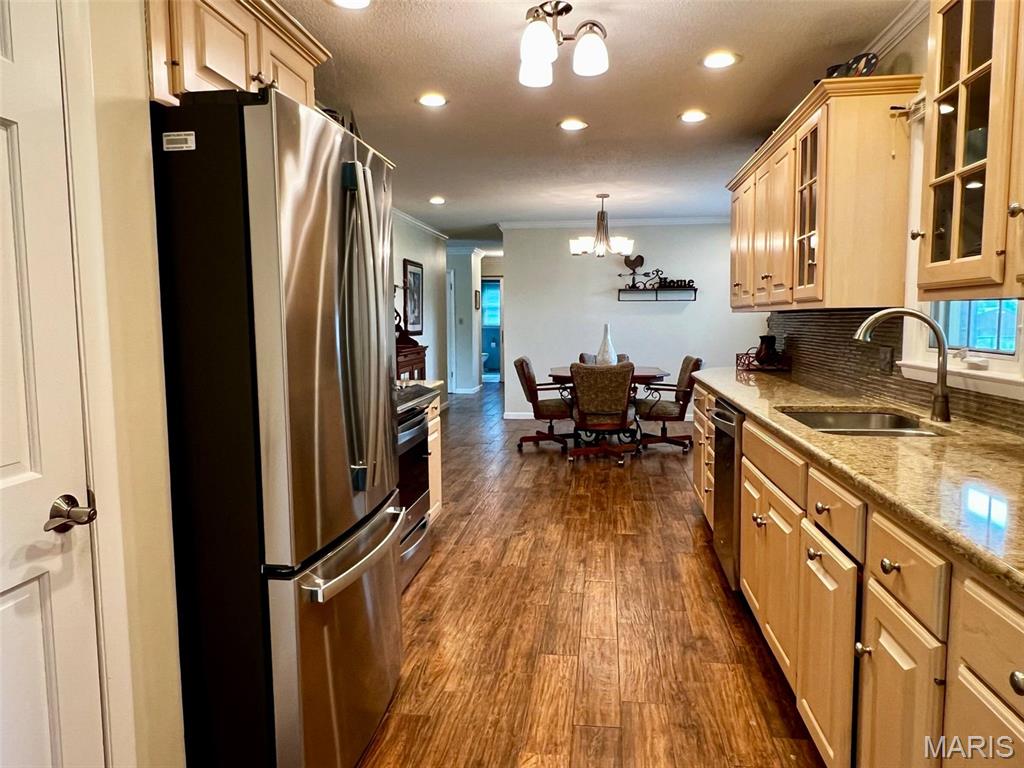 403 Sutton Drive Palmyra, MO 63461 - Photo 18 of 47