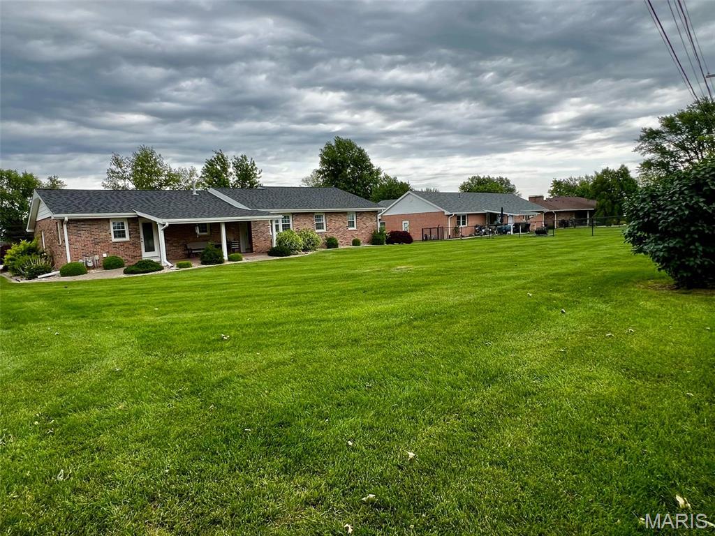 403 Sutton Drive Palmyra, MO 63461 - Photo 7 of 47