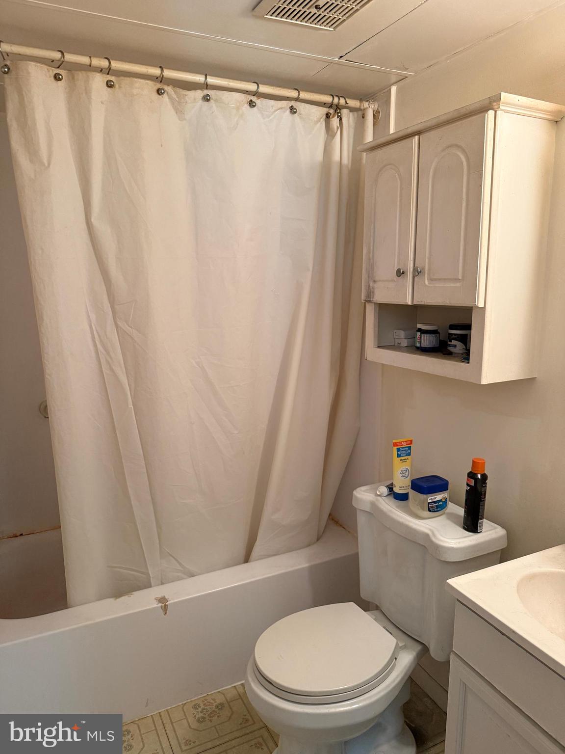 400 Glendale Road, Unit G45 Havertown, PA 19083 - Photo 10 of 17 Bathroom 2