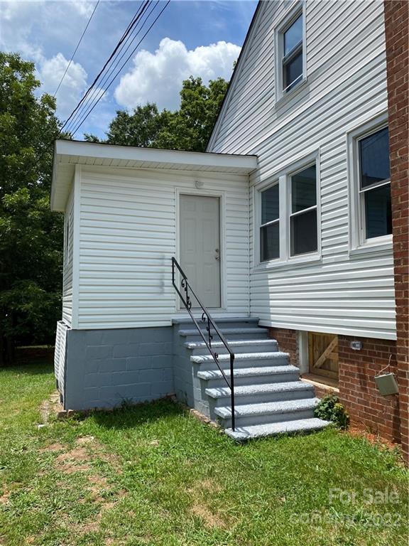 706 Kings Road Shelby, NC 28150 - Photo 19 of 25 a view of a house with a yard