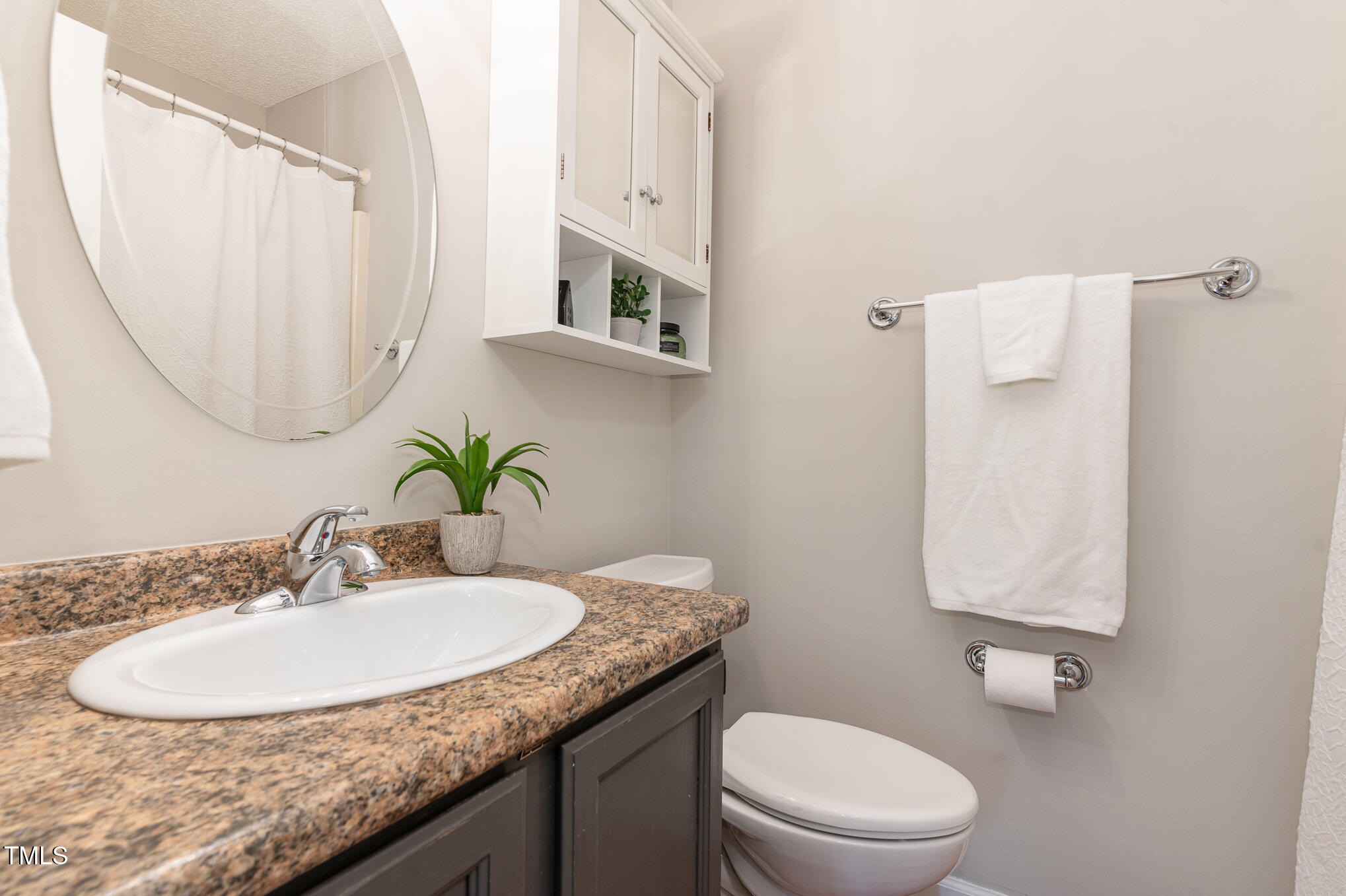 5033 Knightsbridge Way Raleigh, NC 27604 - Photo 18 of 40 Full bath - Second floor